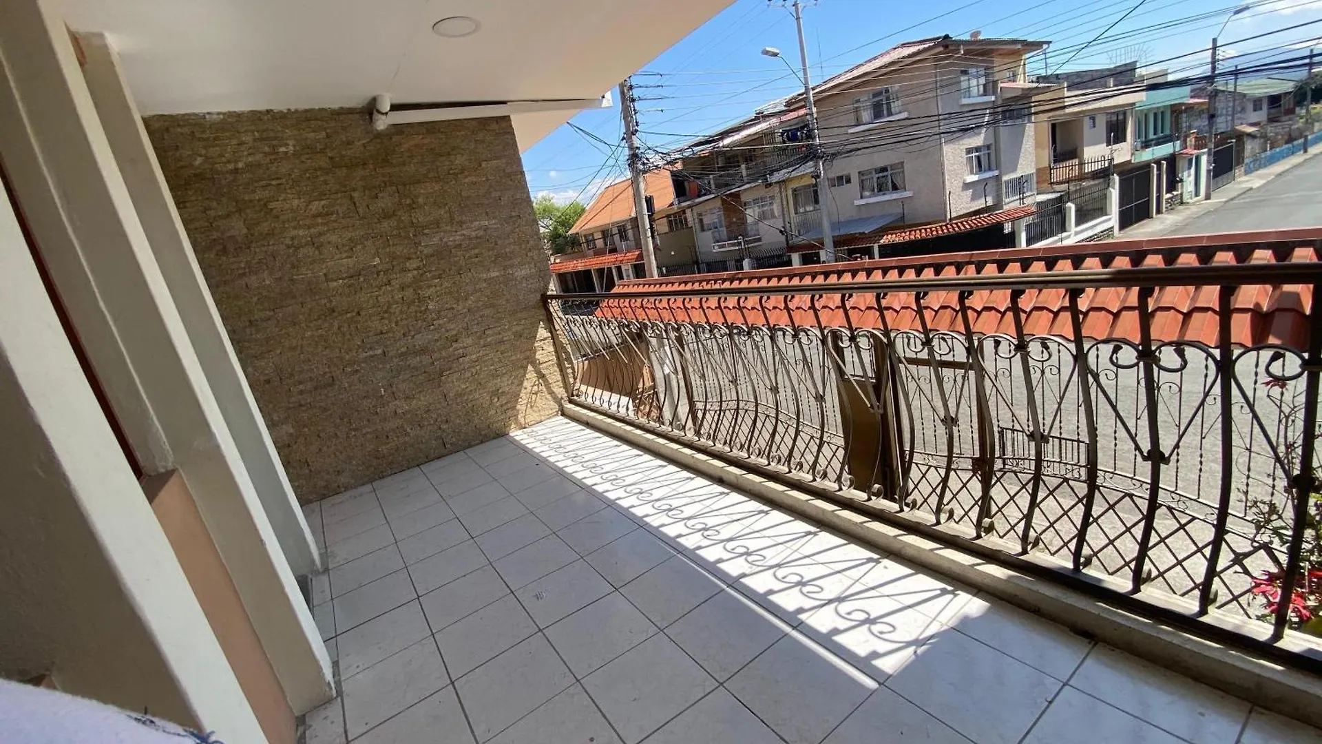 Enorme departamento de 4 dormí para grupo de 12 personas en el centro histórico Cuenca Ecuador